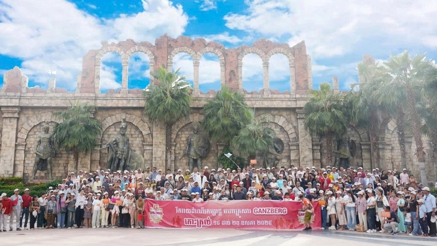 Cambodian visitors to Vietnam surge by 54% in seven months